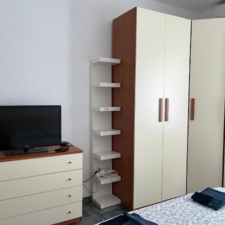Appartement Bilocale Roggia Scagna 7 à Milan Extérieur photo